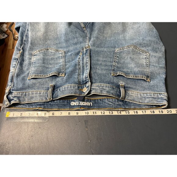 Lands End Womens Denim Capri Jeans Size 18W Relaxed Fit Mid Rise Stretch - Picture 2 of 16